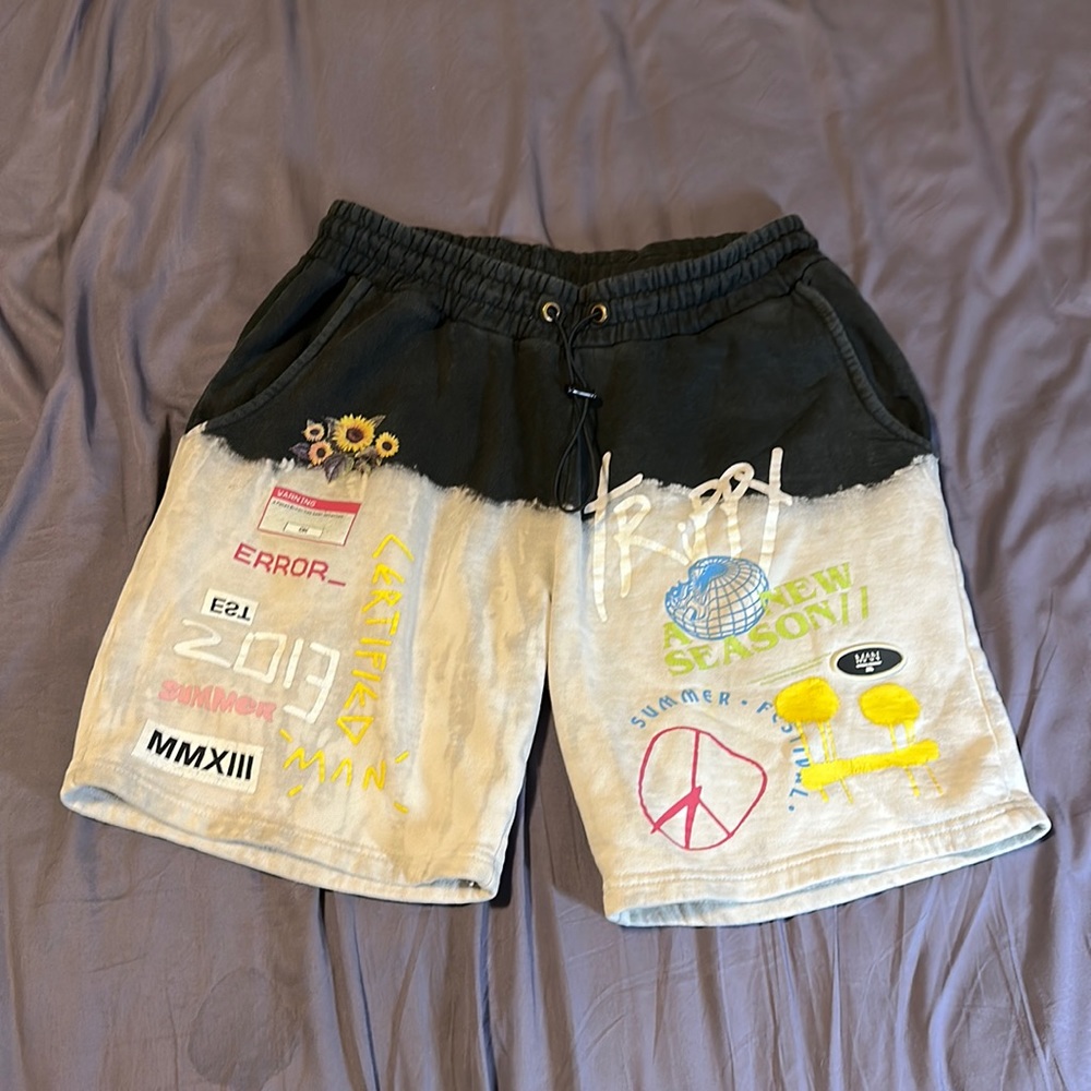 Graffiti Graphic Shorts (M)